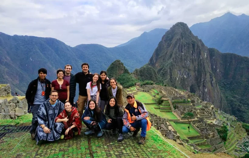 TOUR A CUSCO, VALLE SAGRADO, MACHU PICCHU Y MONTAÑA 7 COLORES